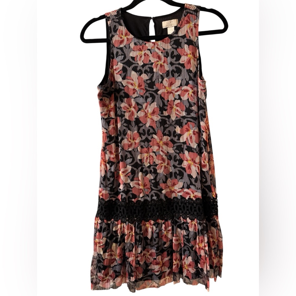 LOFT Black and Red Floral Patterned Dress Size 6P